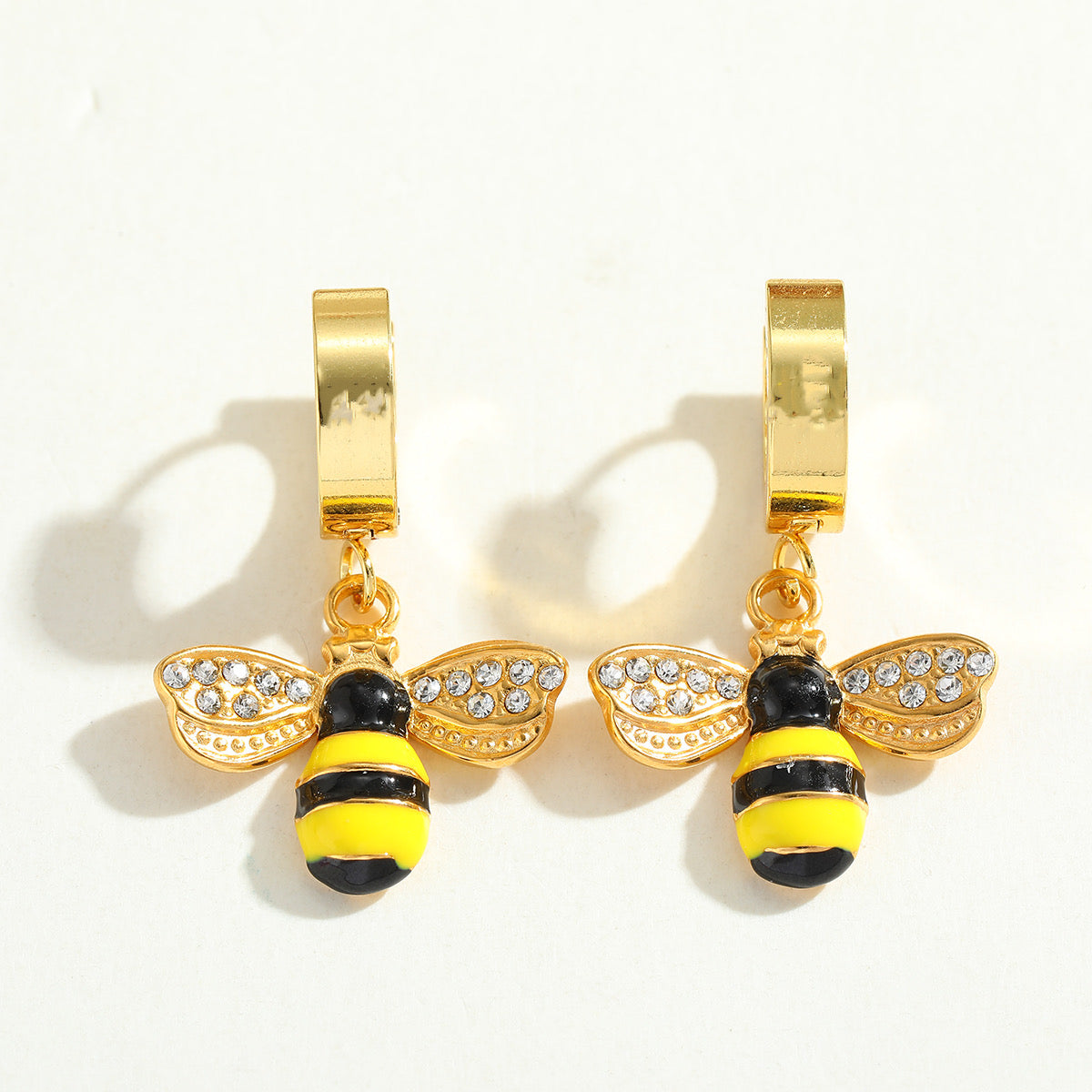 Aretes abejita