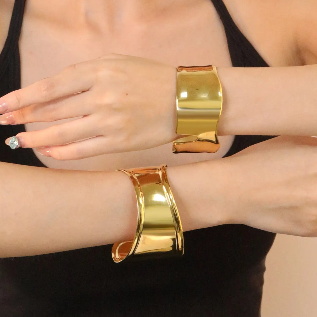 Pulsera Dorada Elegante de Acero – Diseño Moderno y Sofisticado