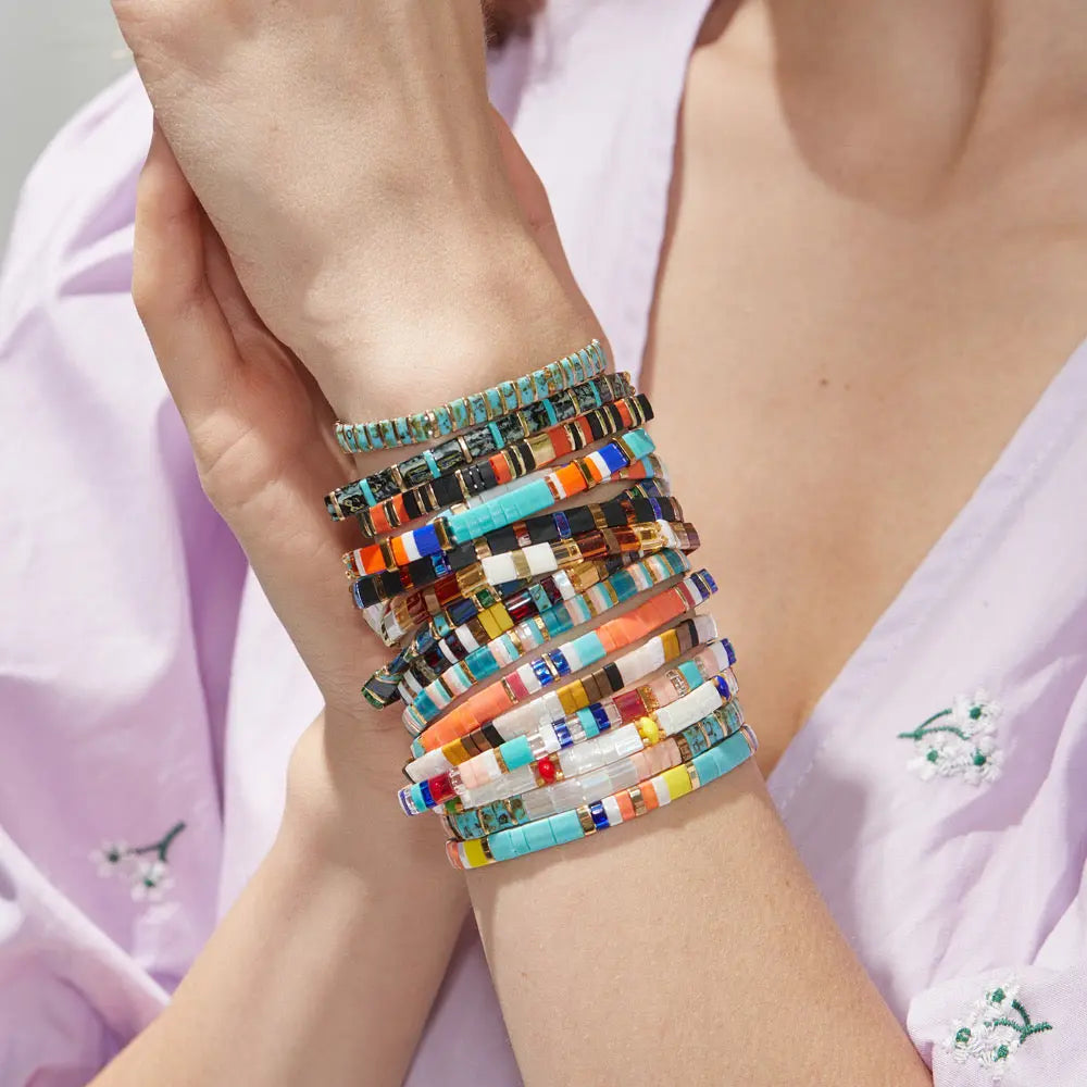 Set de Pulseras Multicolor Boho Chic – Estilo Vibrante y Moderno